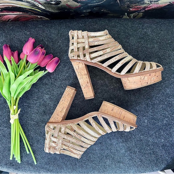 Opening Ceremony-Platform Caged Straps Buckled Sandals-7 NEW CONDITION - Picture 3 of 10